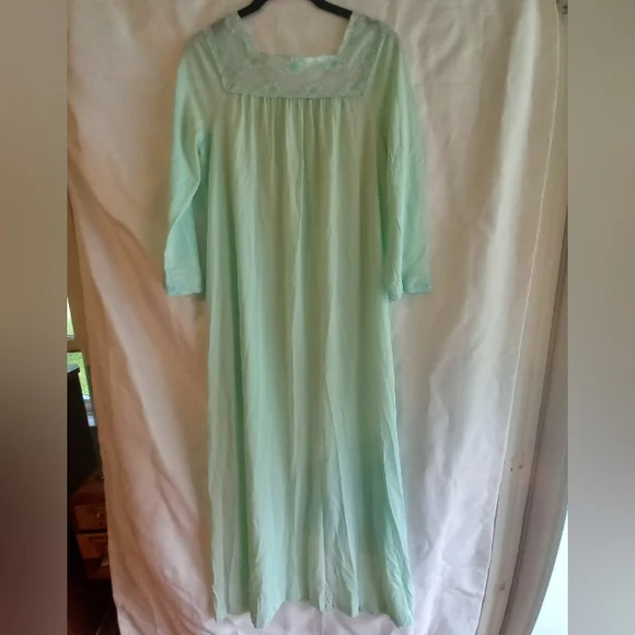 Vintage mint blue floral embroidered detail maxi night gown - Picture 5 of 6